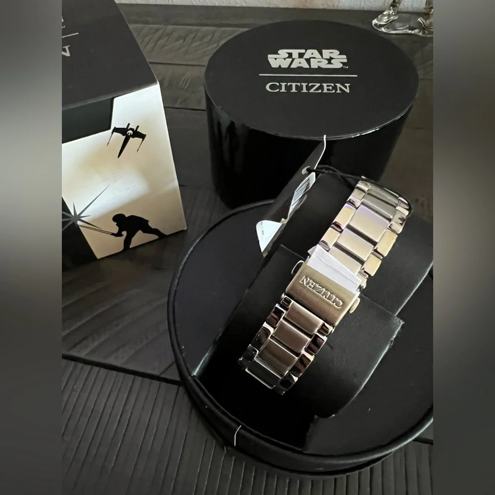CITIZEN STAR WARS R2D2 WATCH LIMITED EDITION 1282/1977 NIB STARWARS - Picture 4 of 6